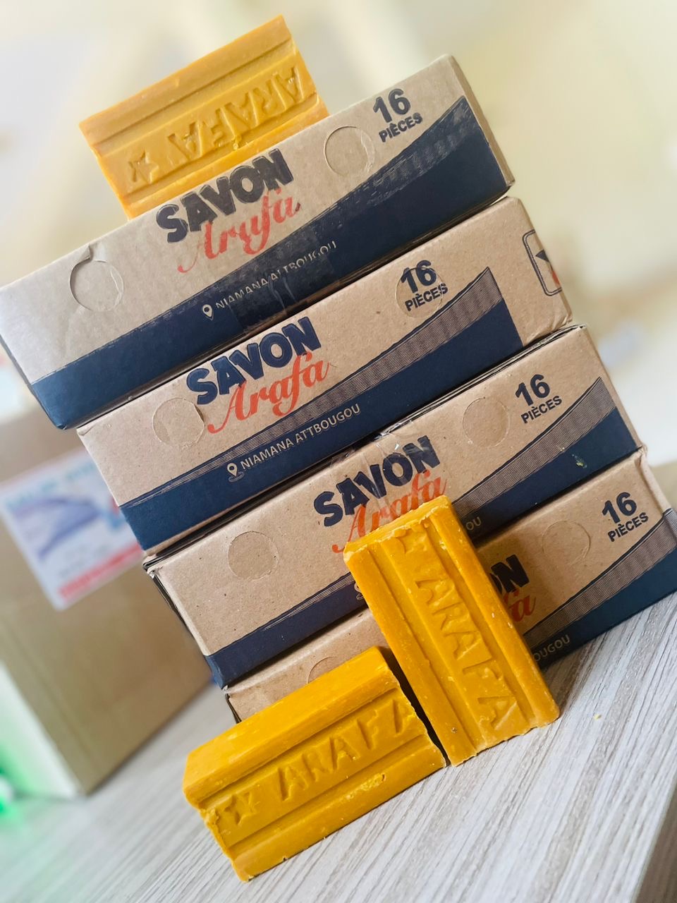 Cartons de 16 pièces et savons ARAFA