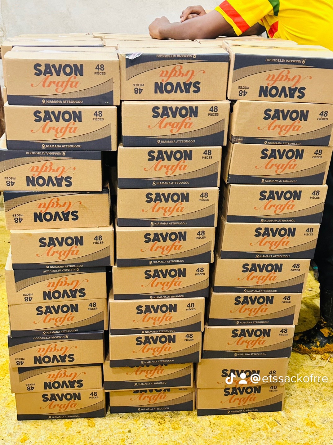 Stock de savon ARAFA 48 pièces dans l’atelier